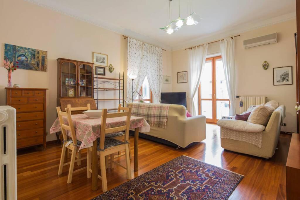 Charming In The Centre Of Appartamento